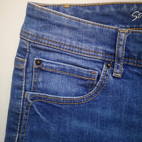 D/C Jeans Ladies Size 16 Straight Medium Wash Blue Jeans - Picture 5 of 13